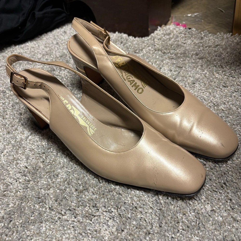 Salvatore Ferragamo Women's Cream Slingback Heels